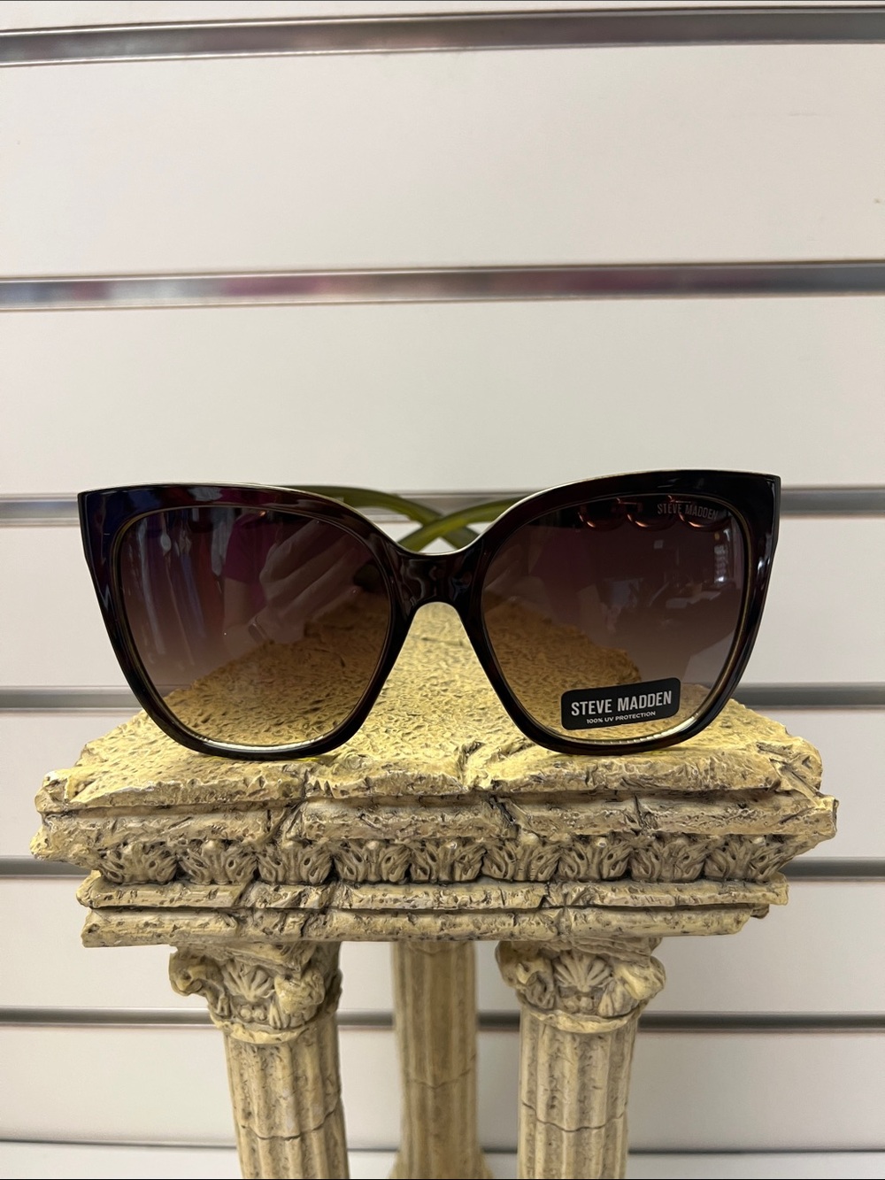 Steve Madden Olive Green Cat-Eye Sunglasses with Brown Gradient Lenses